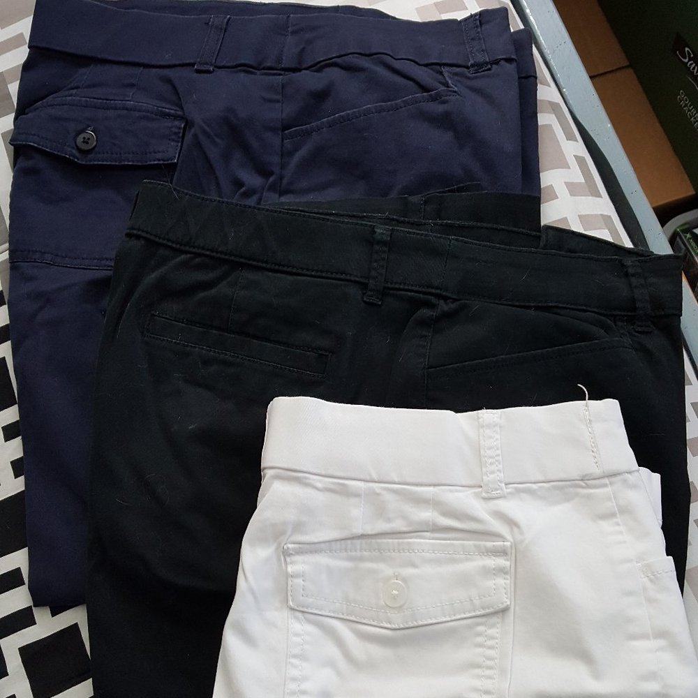 Croft&Barrow Capri's - Lot of 3 BK/BL/WH